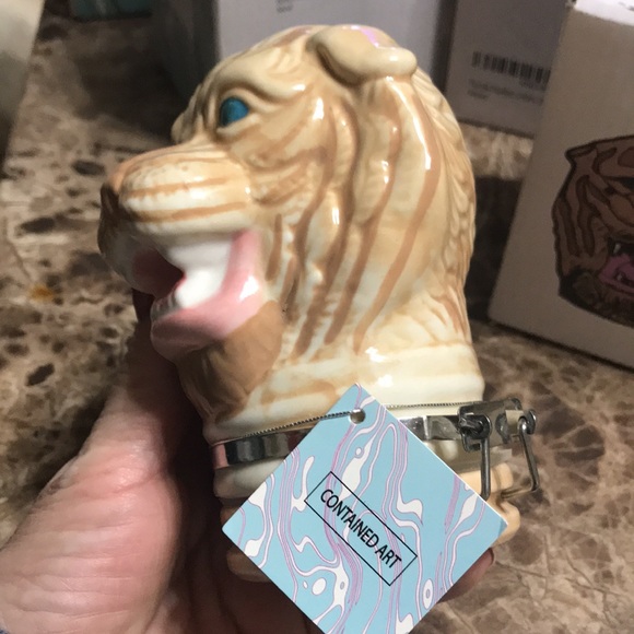 ContainedArt Panther Florida Brown Porcelain Airtight Container New - Picture 5 of 11